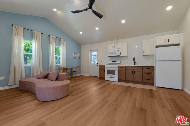 Building Photo - 4147 Marcasel Ave
