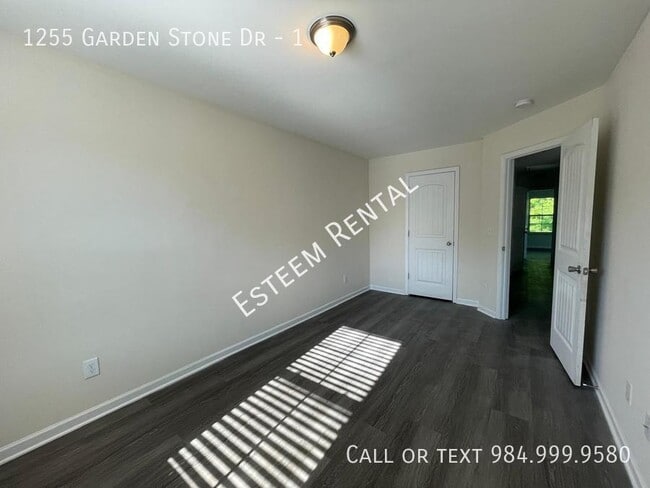 Building Photo - 1255 Garden Stone Dr