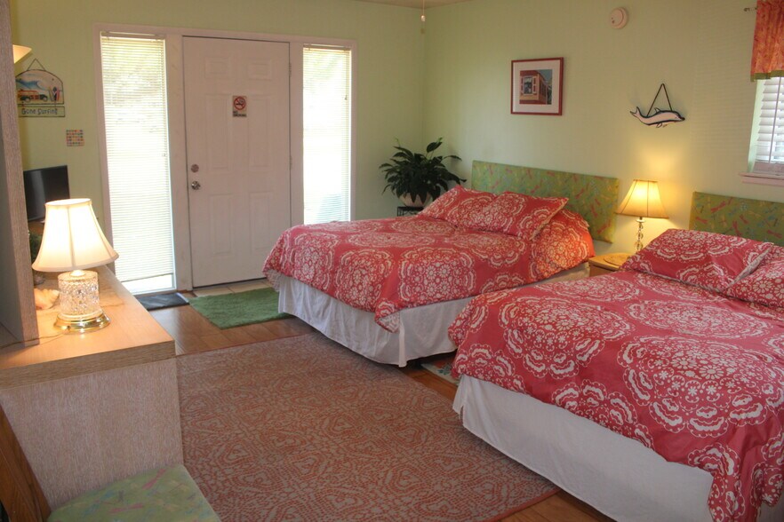 2nd BR features 2 full beds, plenty of space - 5602 Atlantic Ave