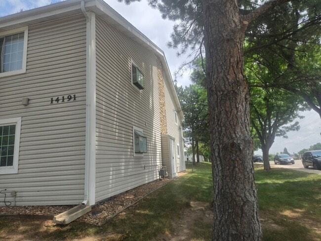 Building Photo - 14191 E Jewell Ave