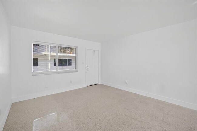 Building Photo - 1821 Middle River Dr