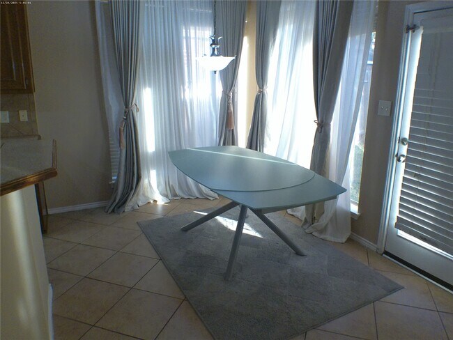 Building Photo - 20207 Emerald Cliff Ln