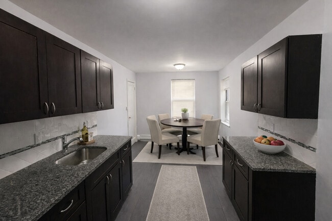 Building Photo - 65 Prospect St