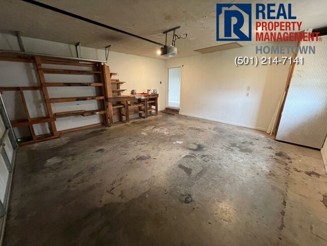 Building Photo - 17 Mustang Dr