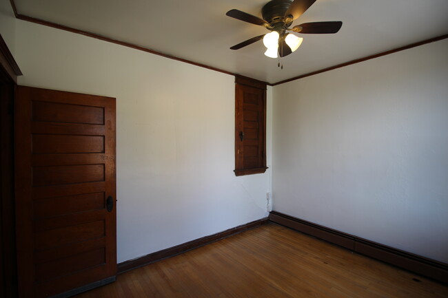 Bed 1 with 2 closets - 305 S 21st Ave E