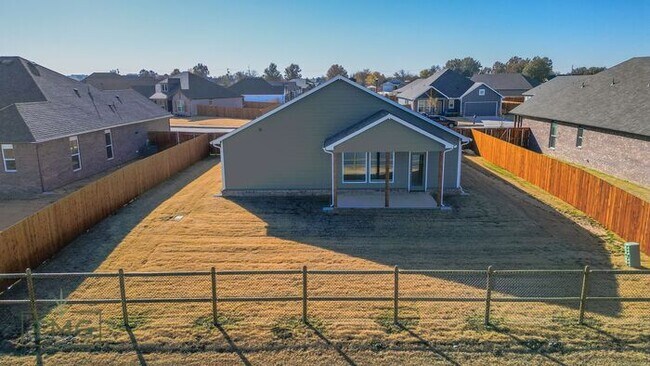 Building Photo - Lease Luxury Living in 'The Tahoe' - A Modern Haven in Owasso