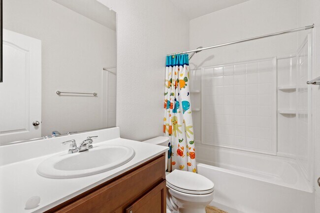 Building Photo - ELEGANTLY APPOINTED TOWNHOME IN TOSCANA PRIVATE & SECURE | NEAR GREENBELT!