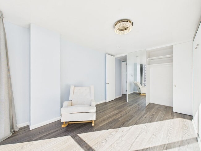 Building Photo - 3100 E Cherry Creek S Dr