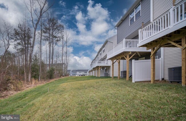 Building Photo - 7263 Congressional Cir