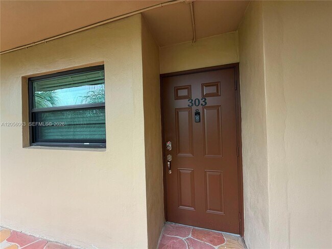 Building Photo - 10875 SW 112th Ave