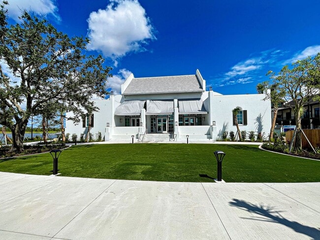 Building Photo - 3BD/2BA/3 Car Garage in Stoneybrook