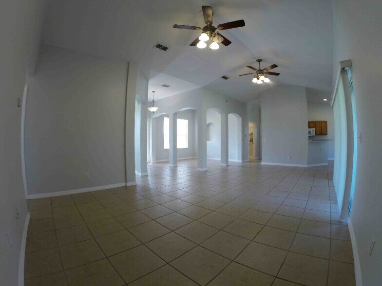 Building Photo - 4459 SW 99th St