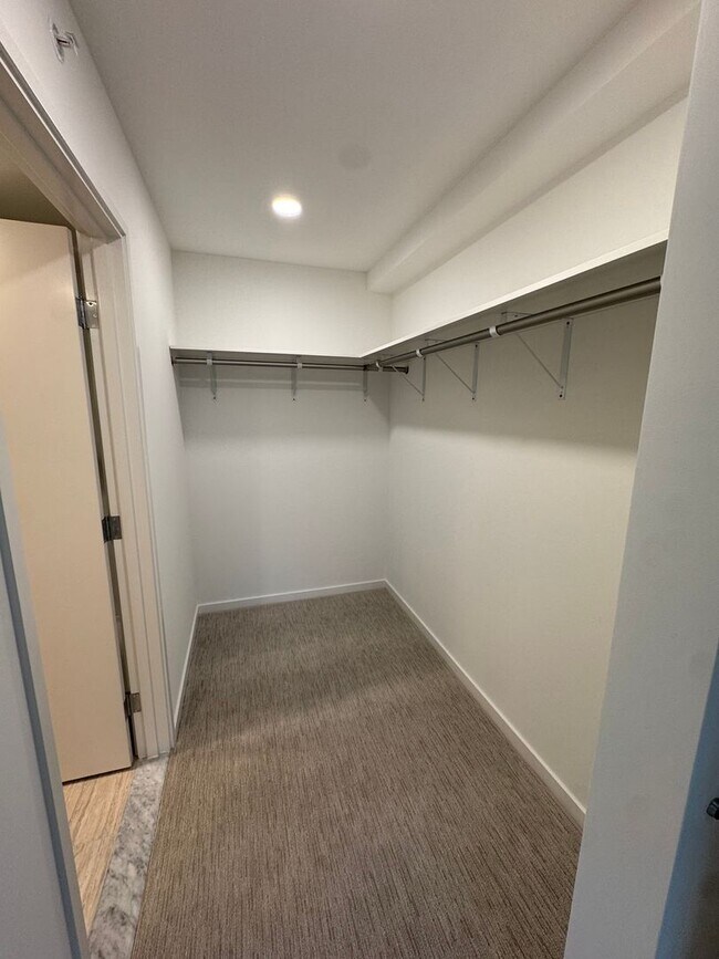 Building Photo - Ready to Move in Brand New Condo! First Time Renting! 3 Bed/2 Bath/2 Parking at The Park on Ke‘ea...