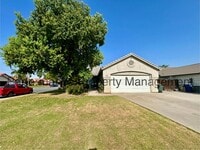 Building Photo - Gorgeous 3 Bed/2 Bath + Office Smart Home ...