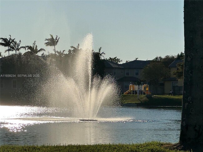 Building Photo - 2853 SE 1st Dr