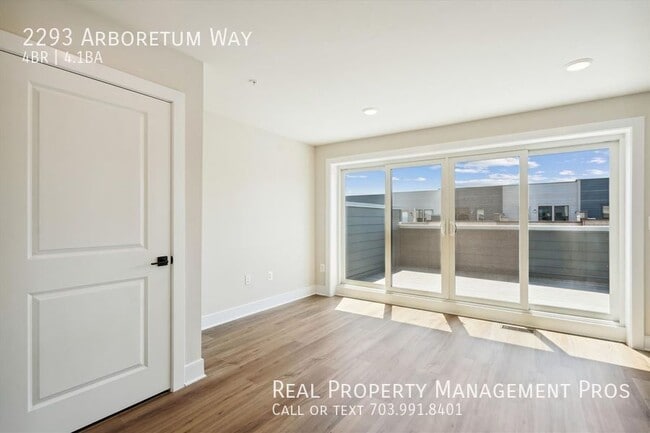 Building Photo - 2293 Arboretum Wy