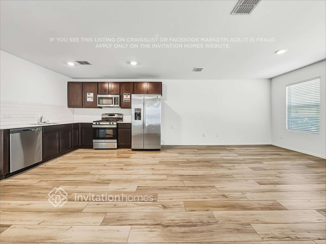 Building Photo - 3212 Crestone Dr