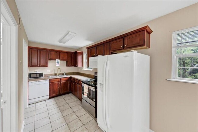 Building Photo - 4701 Flat Shoals Rd