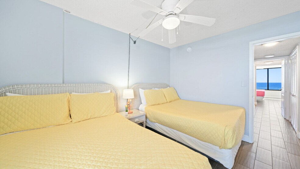 Building Photo - 7205 Thomas Dr