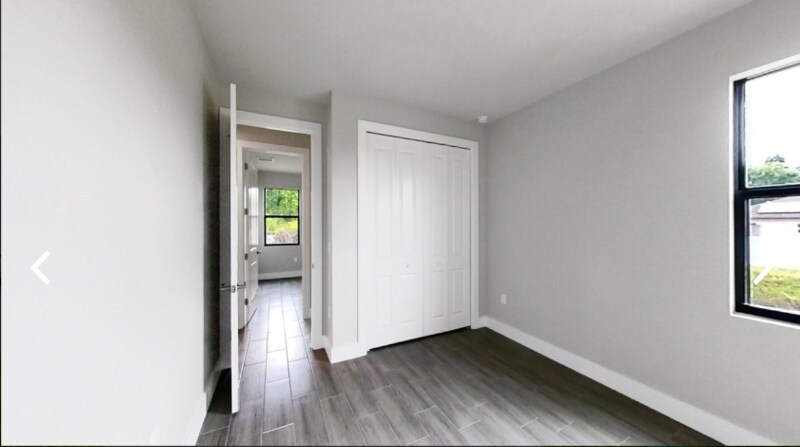 Building Photo - 1703 SW 3rd Ave