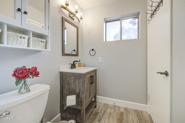 Building Photo - Move in Ready, Electricity Included!!