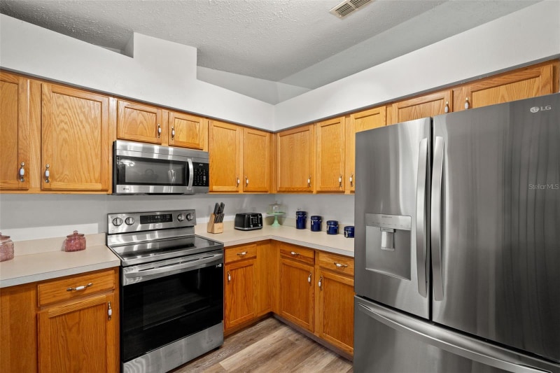 Building Photo - 6621 W Robin Ln