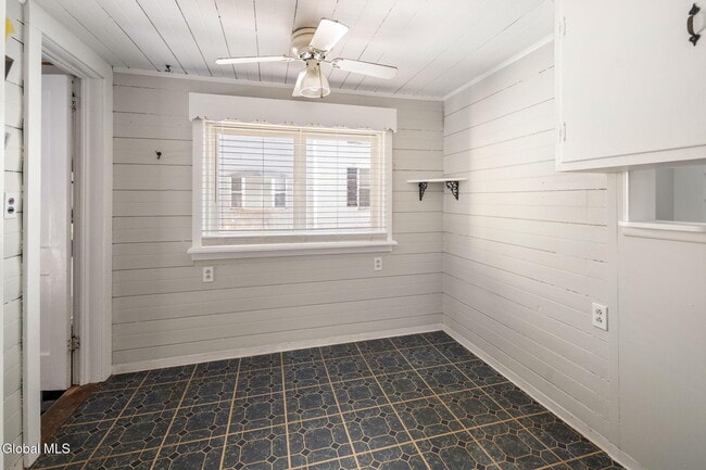 Building Photo - 232 Main St