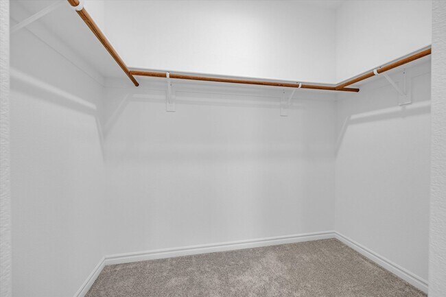 Building Photo - Iron Mountain Townhome with attached garage