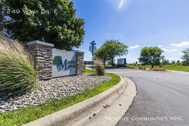 Building Photo - FREE RENT UNTIL 10/1!!!!