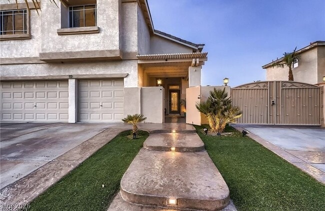 Building Photo - 860 Viento Del Montagna Ave