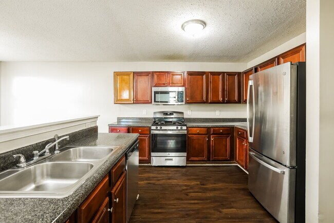 Building Photo - 1006 Rolling Meadows Rd