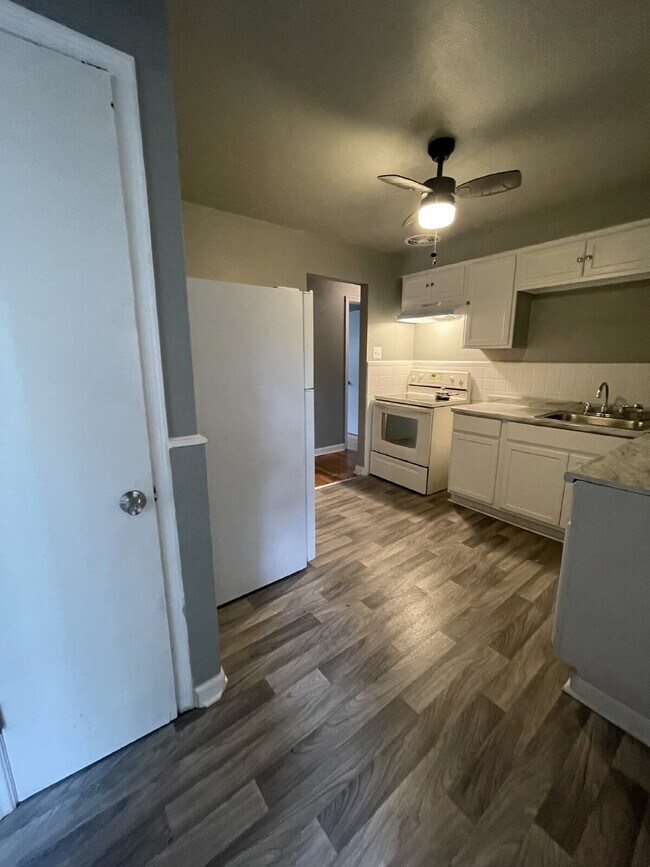 Building Photo - "Charming 3-Bedroom Home in Saint Louis – ...