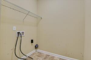 Building Photo - 3631 Mossland Dr