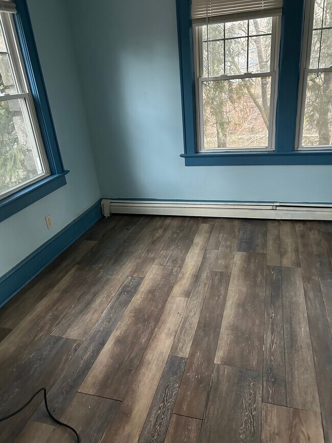 Building Photo - 2119 Maple Ave