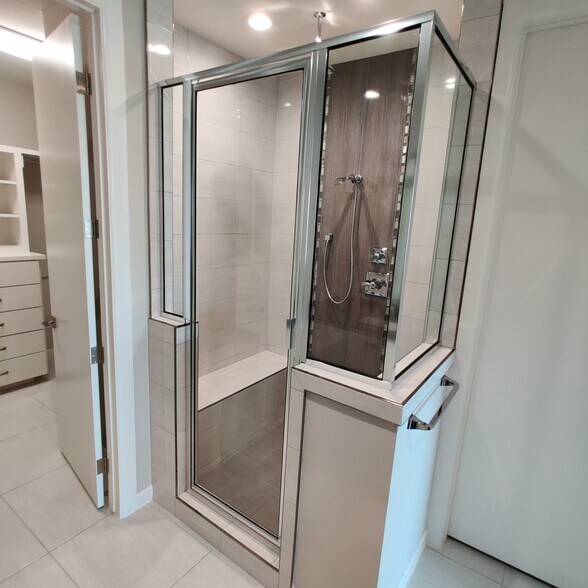 Building Photo - 9368 N 15th St