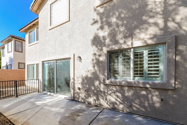 Building Photo - 6310 Standing Elm St
