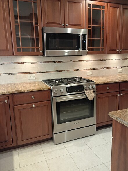 Building Photo - 9 Harris Pl