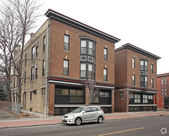 Building Photo - The Kenosha