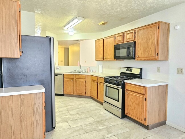 Building Photo - 13814 Dentwood Dr