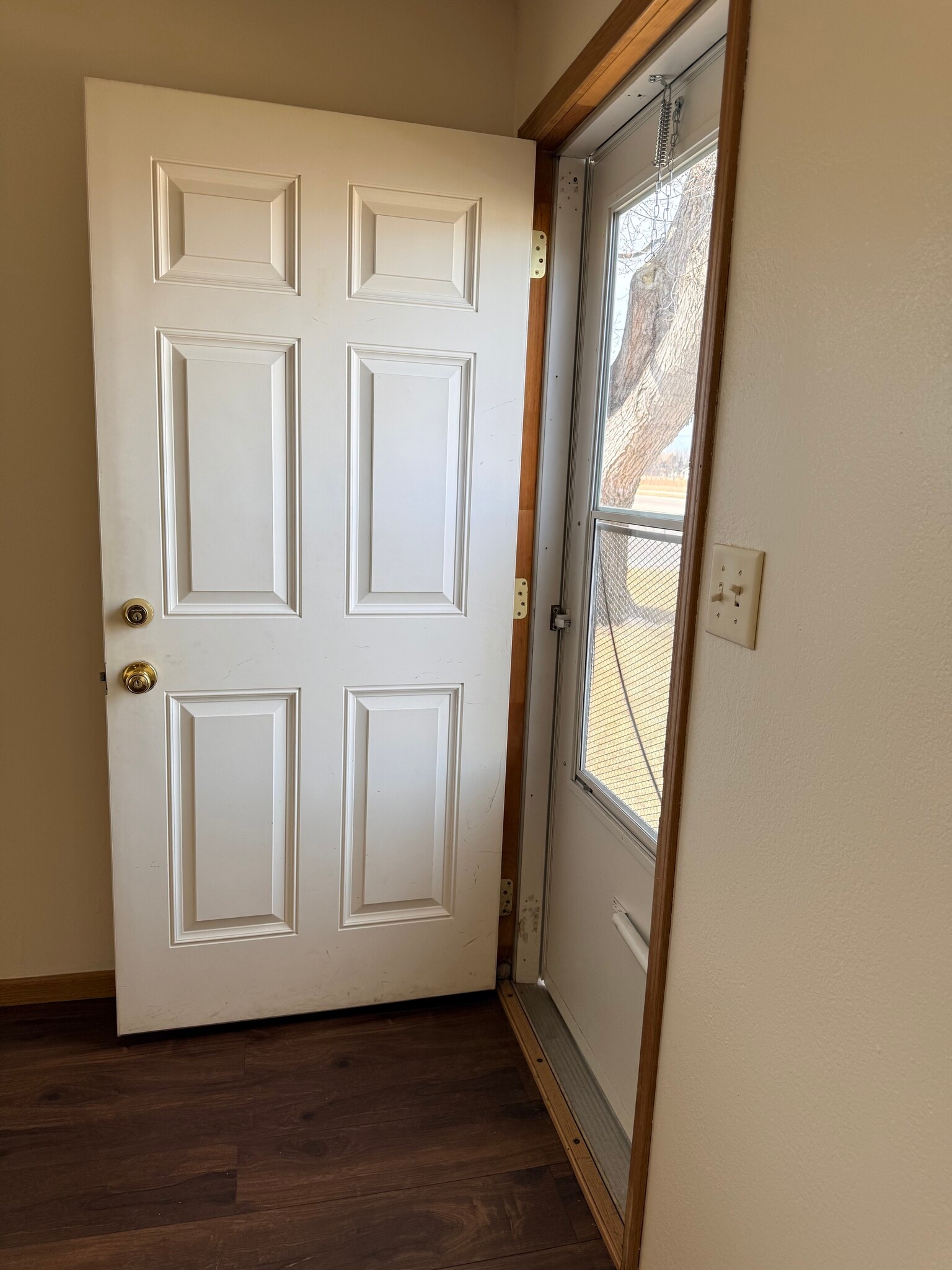 Building Photo - 2721 W Capital Ave