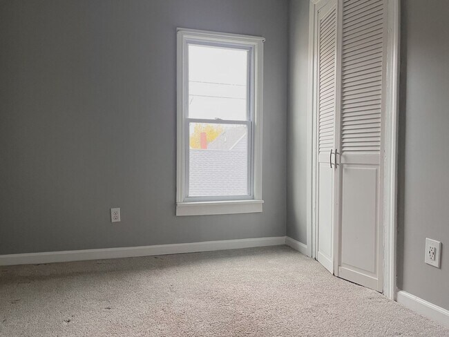 Building Photo - 1025 West Ave