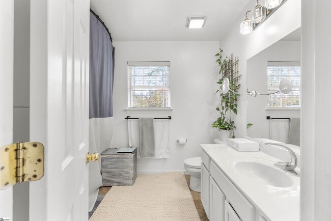 Building Photo - 154 S Lake Emory Dr