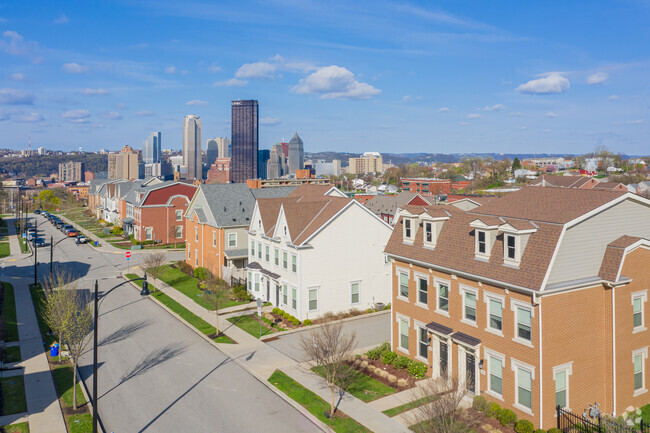 Primary Photo - Skyline Terrace