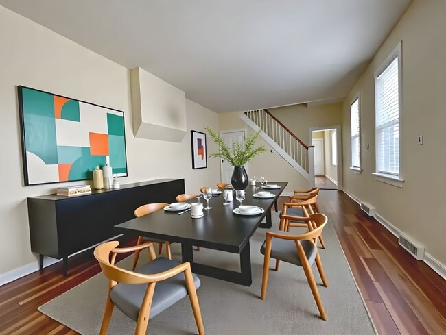 Building Photo - 4 Bedroom 1 Bathroom Rowhome in Reading w/...