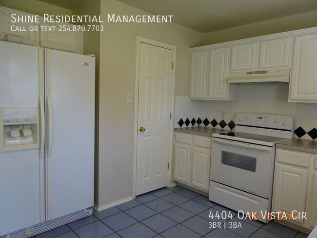 Building Photo - 4404 Oak Vista Cir