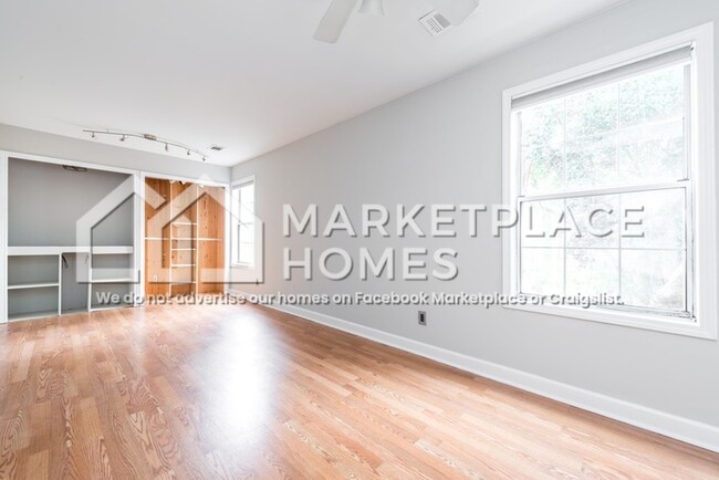 Building Photo - 2733 St Charles Ln NW