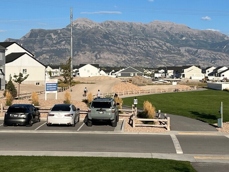 Building Photo - 3757 Cold Spring Dr