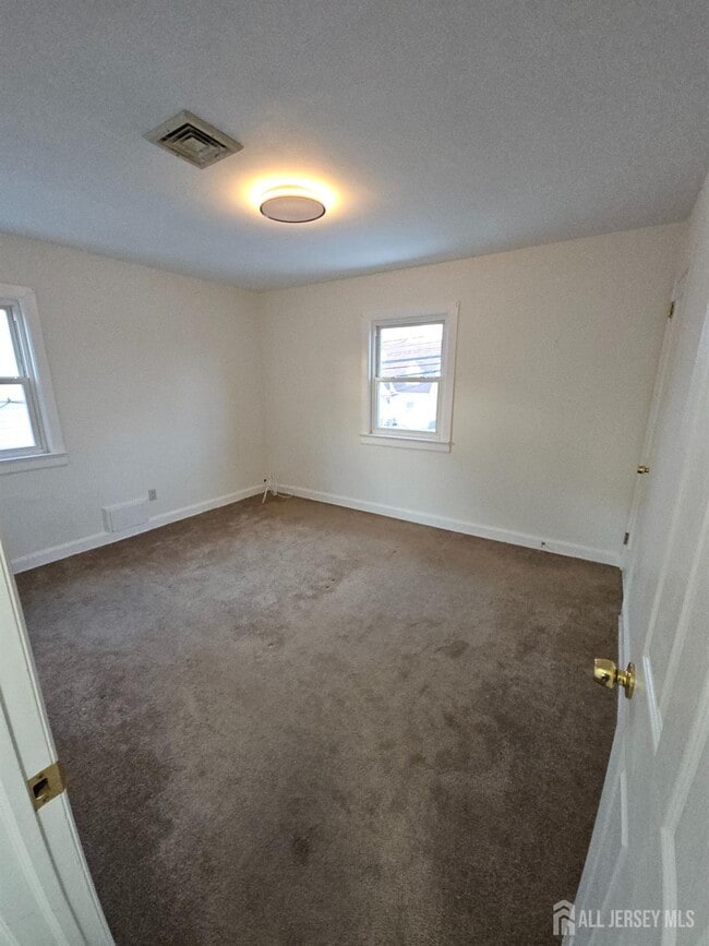 Building Photo - 33 Avenel St