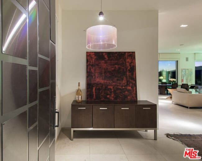 Building Photo - 1099 Vista Grande Dr