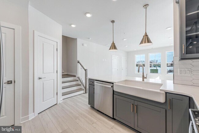 Building Photo - 44592 Strabane Ter